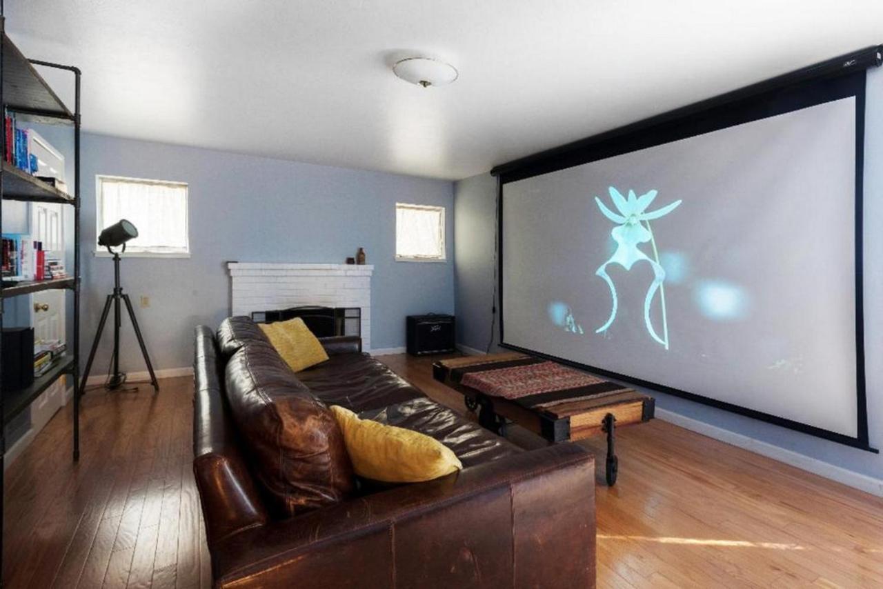 Large 1 Bedroom Apartment, Home Theater, Fireplace Berkeley Bagian luar foto
