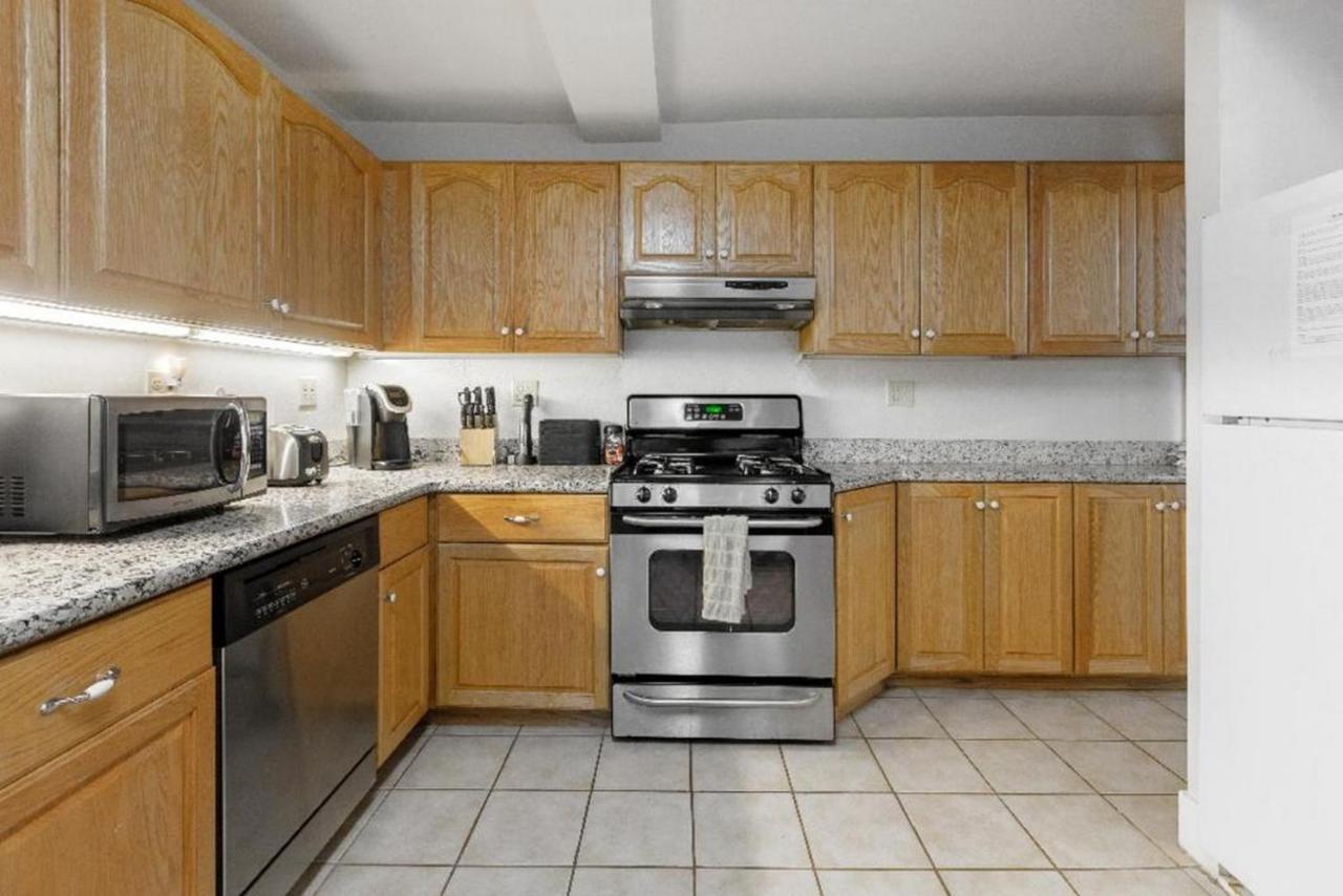 Large 1 Bedroom Apartment, Home Theater, Fireplace Berkeley Bagian luar foto